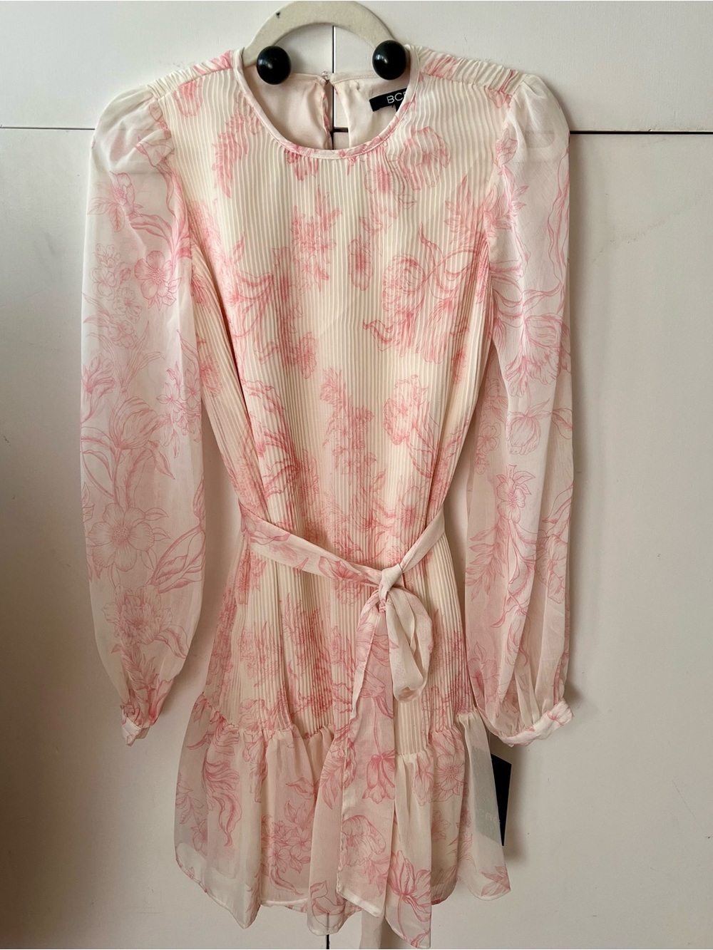 NWT BCBG coquette Floral Chiffon Mini Pleated Long Sleeve Tie Waist Romantic - Picture 3 of 14